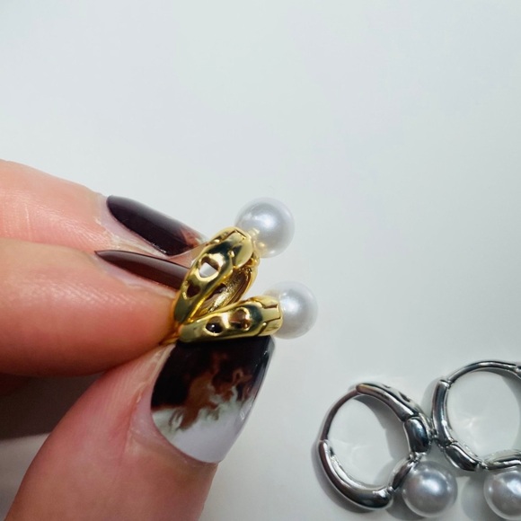 Cute Pearl hoop earrings sterling silver wedding gift vermeil - Picture 9 of 11